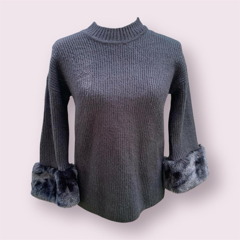 Liz Claiborne NWT Black Ribbed Sweater With Faux Fur Sleeve Detail